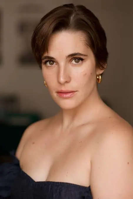 Eleonora Romandini as Isabella