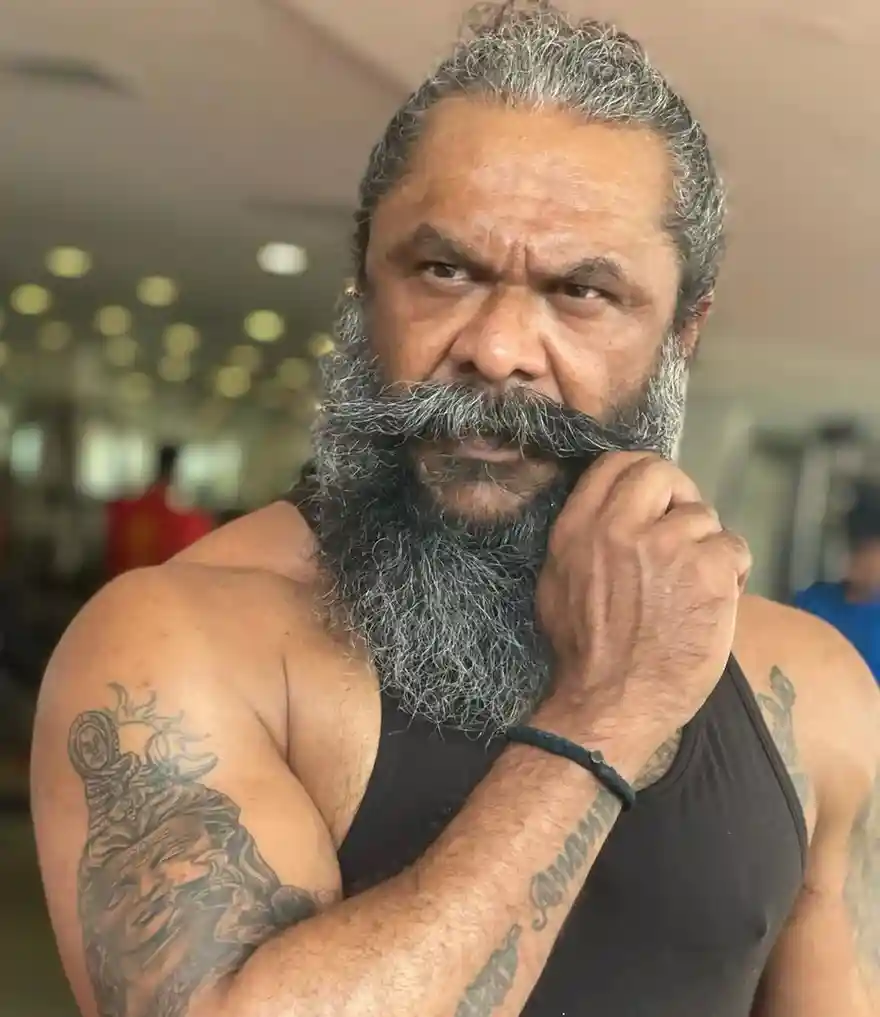 B.S. Avinash as Perusu