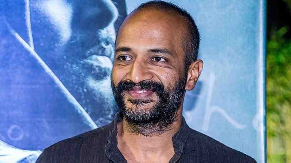 Kishore Kumar G. as Harish Kumar