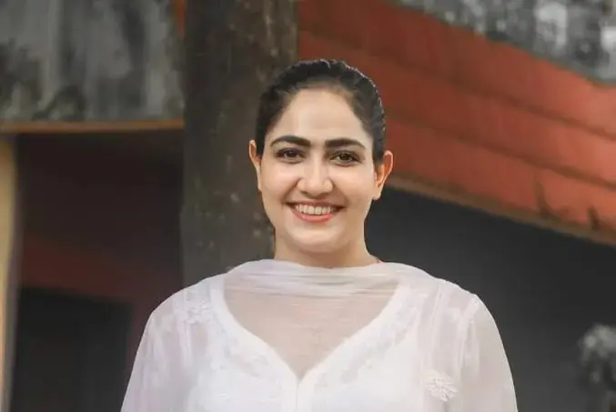 Komal Sharma Photo 5