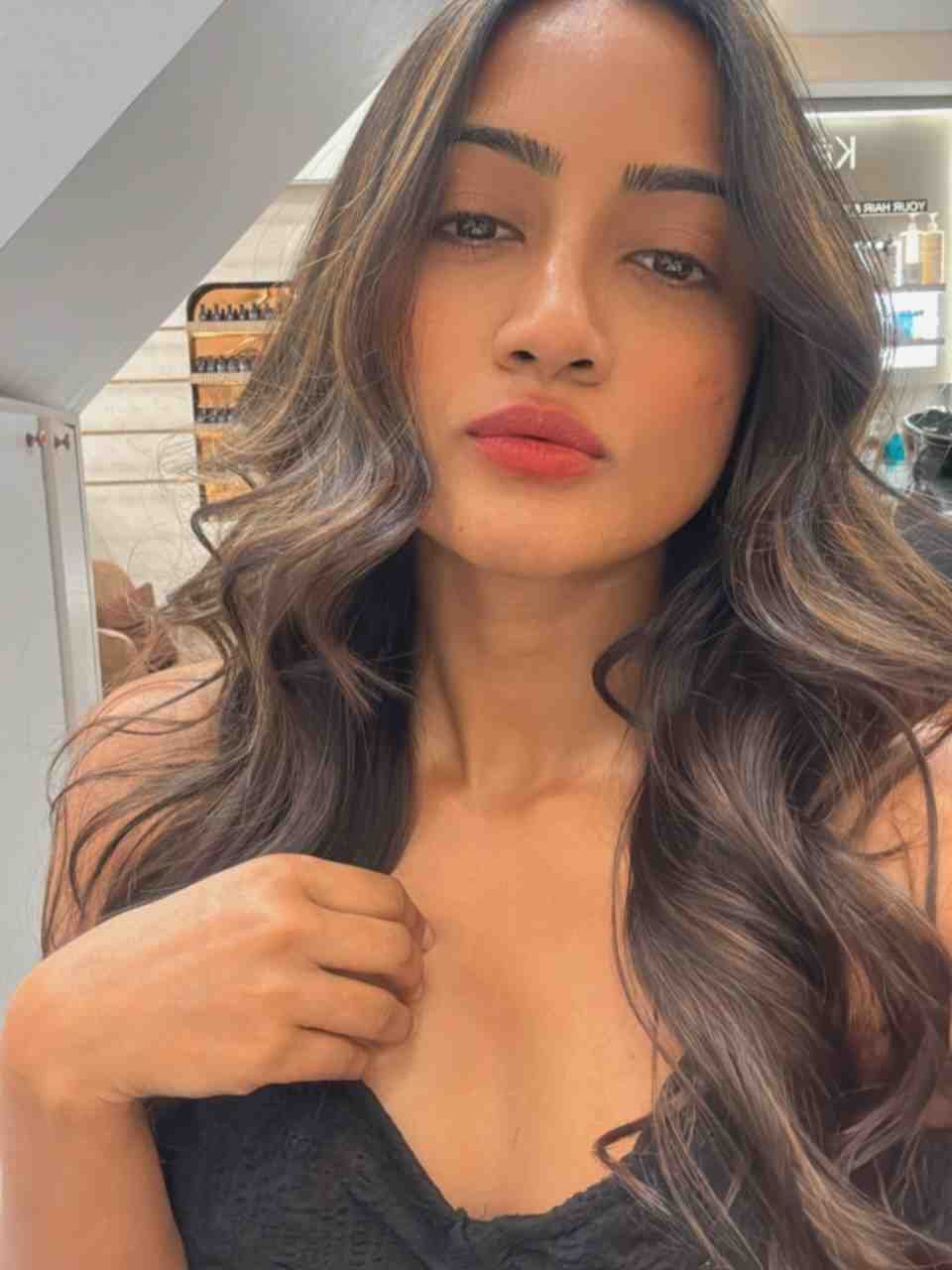 Amika Shail Ullu Actress